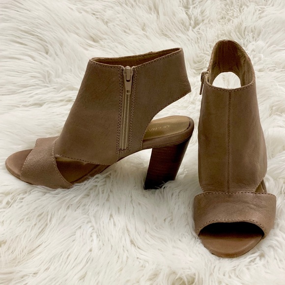 le chateau Tan Leather Sandals - Picture 4 of 6